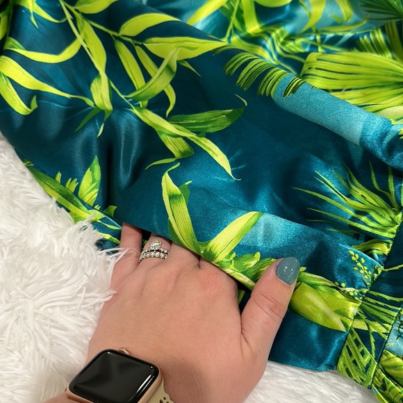 Versace Tropical Print Mini Skirt - Size 44 (US size 10) - Picture 6 of 16